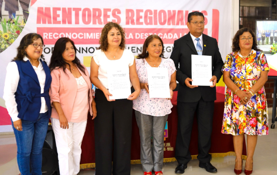CEREMONIA DE RECONOCIMIENTO A MENTORES Y ESPECIALISTAS POR LOGROS EN EL CONCURSO FONDEP